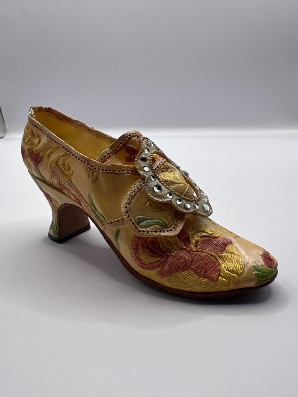 2001 Just the Right Shoe “Countess” 25129